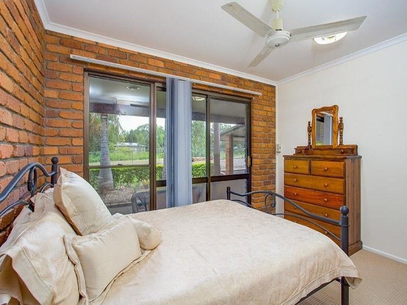 32 Stuart St, Barellan Point QLD 4306