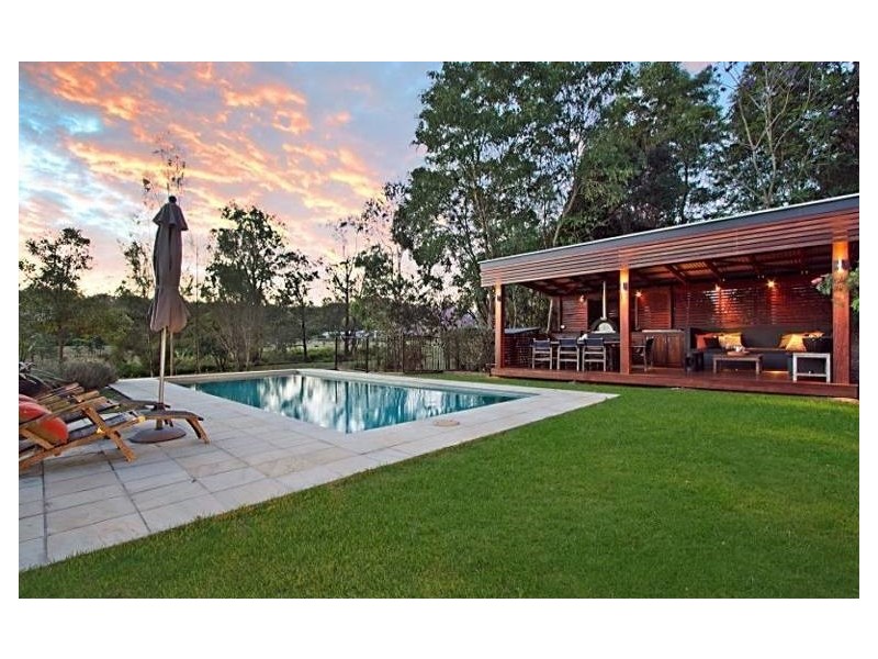 125 Airlie Road, Pullenvale QLD 4069