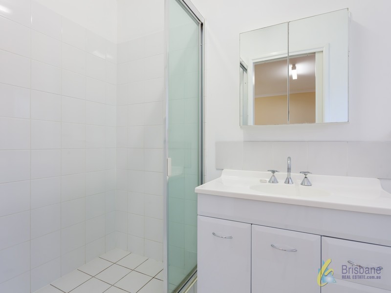 19 Salisbury Street, Indooroopilly QLD 4068