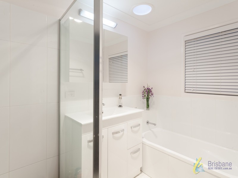 194 Strong Avenue, Graceville QLD 4075