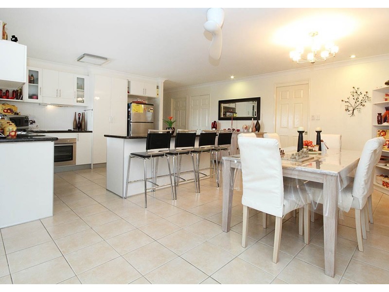 13 Malvern Pl, Forest Lake QLD 4078