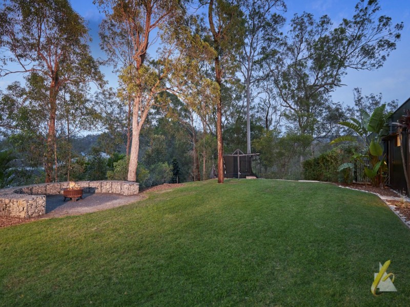 19 Lilly Pilly Rd, Pullenvale QLD 4069
