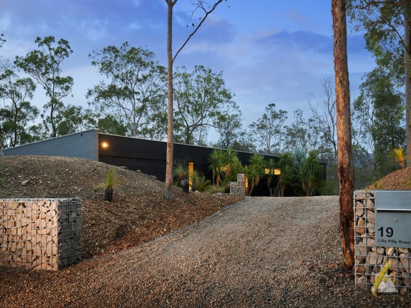 19 Lilly Pilly Rd, Pullenvale QLD 4069