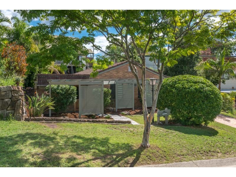 20 Chantilly Street, Chapel Hill QLD 4069