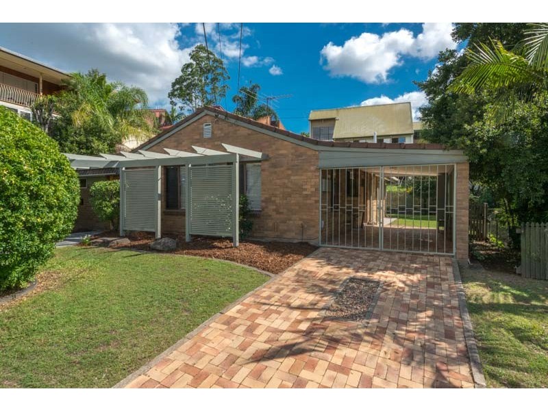 20 Chantilly Street, Chapel Hill QLD 4069