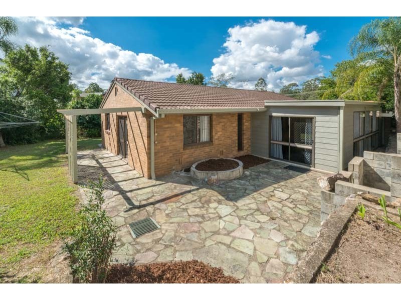 20 Chantilly Street, Chapel Hill QLD 4069