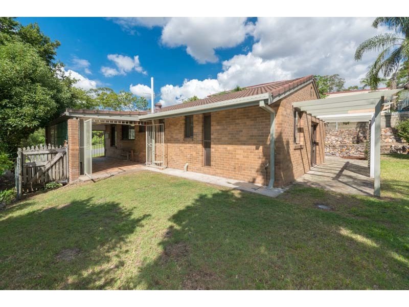 20 Chantilly Street, Chapel Hill QLD 4069