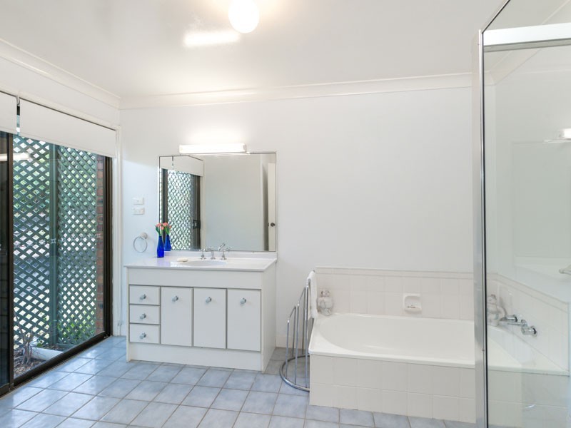 5 St Andrews Drive, Karana Downs QLD 4306