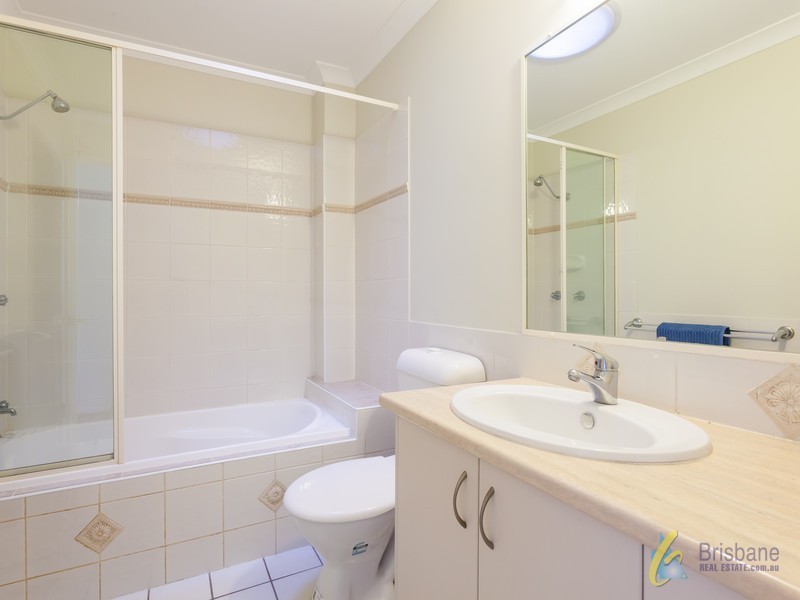 79/316 Long St East, Graceville QLD 4075