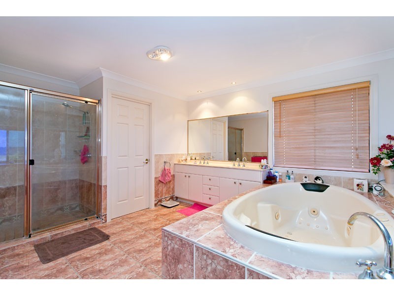 99 Masthead Drive, Raby Bay QLD 4163