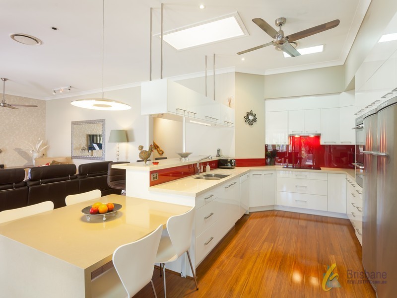 6 Jamieson Place, Brookfield QLD 4069