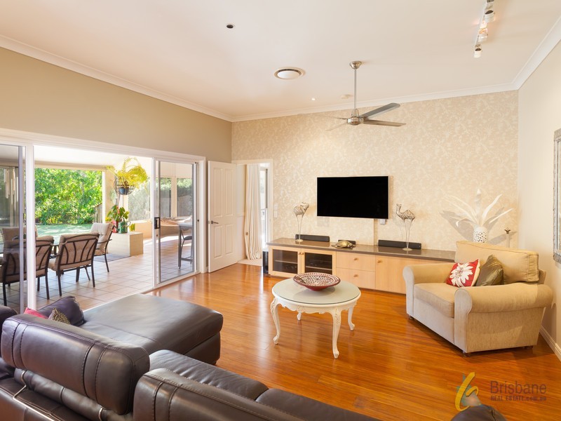 6 Jamieson Place, Brookfield QLD 4069