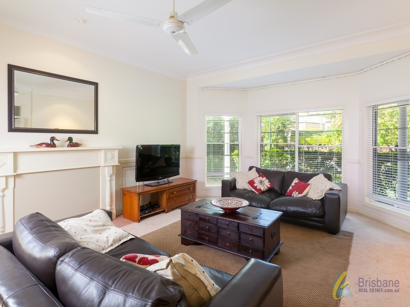 6 Jamieson Place, Brookfield QLD 4069