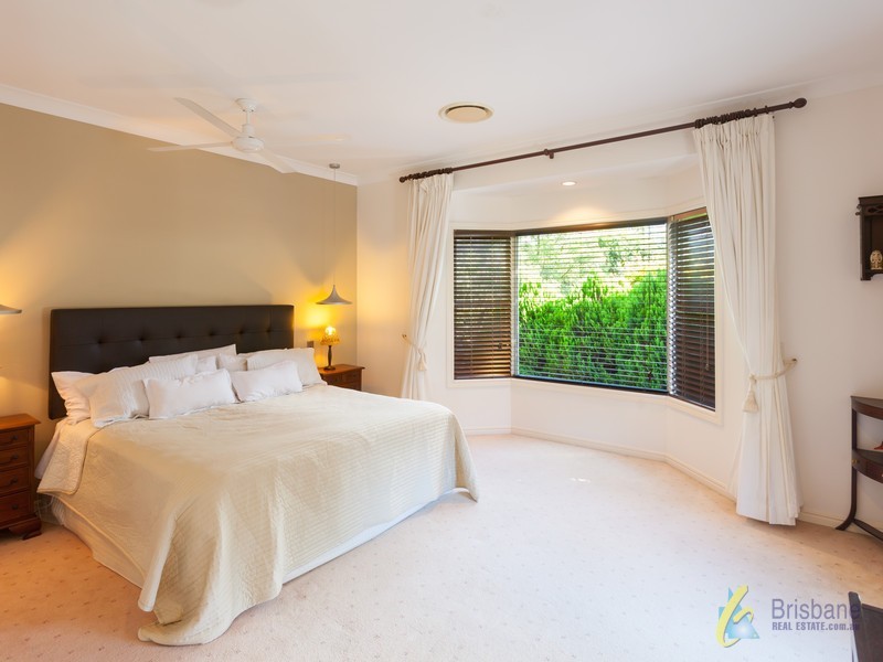 6 Jamieson Place, Brookfield QLD 4069