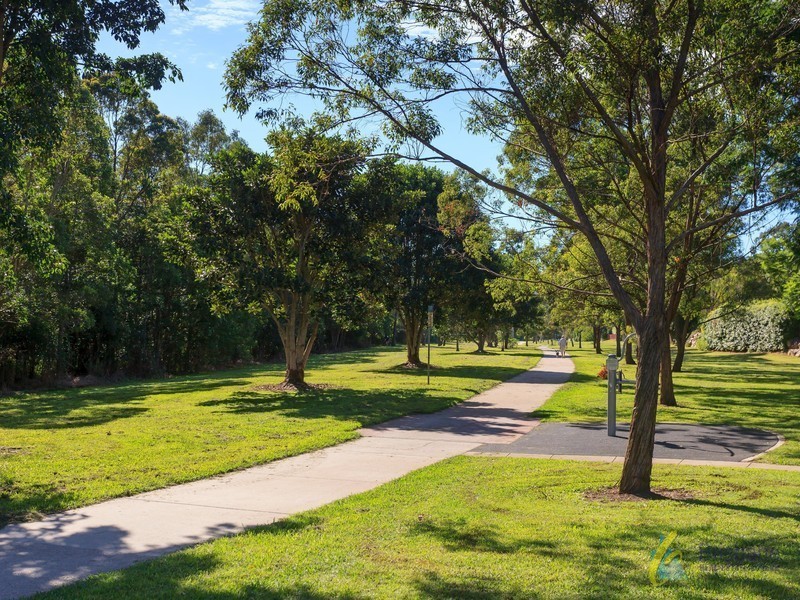 6 Jamieson Place, Brookfield QLD 4069