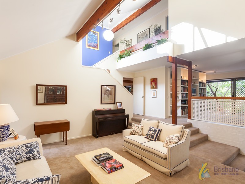 23 Staaten Street, Chapel Hill QLD 4069