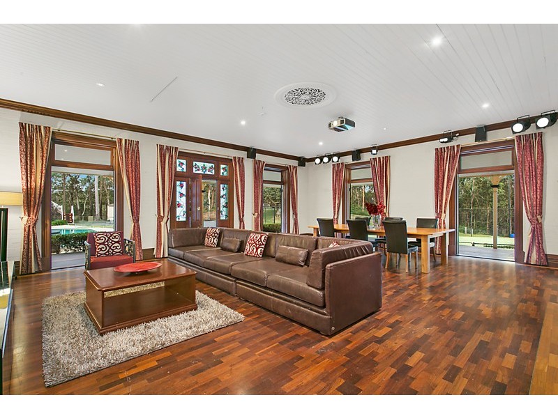 75 Red Cedar Road, Pullenvale QLD 4069