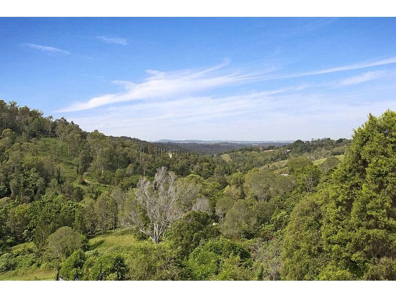534 Savages Road, Brookfield QLD 4069