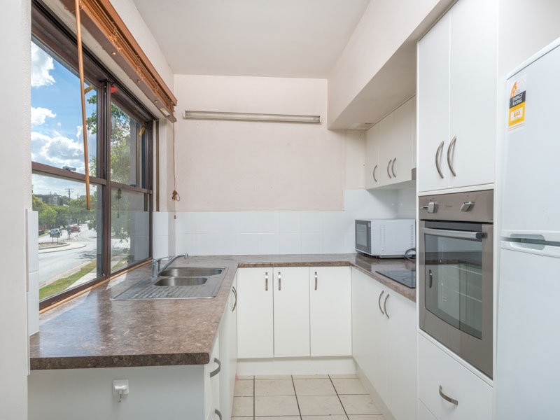2/284 Sir Fred Schonell Drive, St Lucia QLD 4067