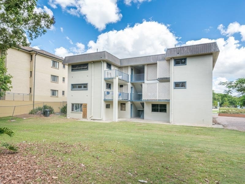 2/284 Sir Fred Schonell Drive, St Lucia QLD 4067