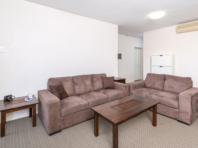 2/284 Sir Fred Schonell Drive, St Lucia QLD 4067