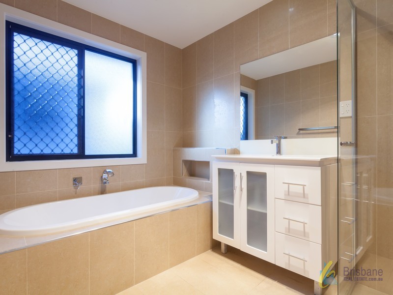 49 Pennant Street, Jamboree Heights QLD 4074