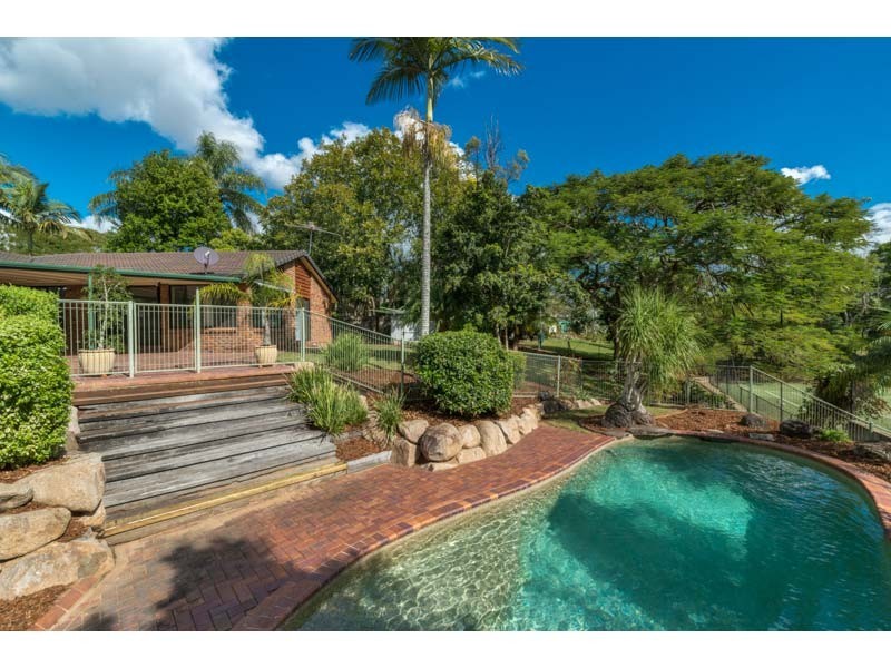 5 Kannella Grove, Karana Downs QLD 4306