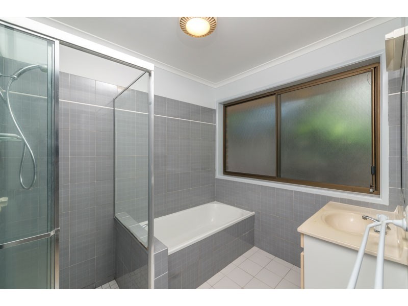 5 Kannella Grove, Karana Downs QLD 4306