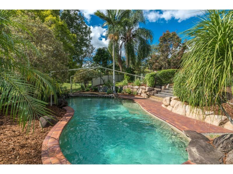 5 Kannella Grove, Karana Downs QLD 4306