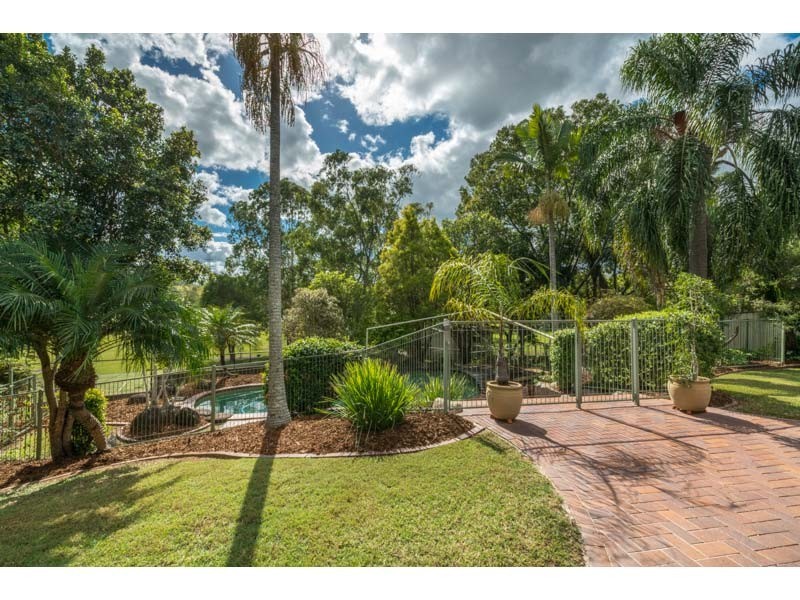 5 Kannella Grove, Karana Downs QLD 4306