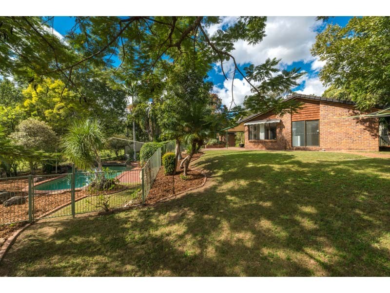5 Kannella Grove, Karana Downs QLD 4306