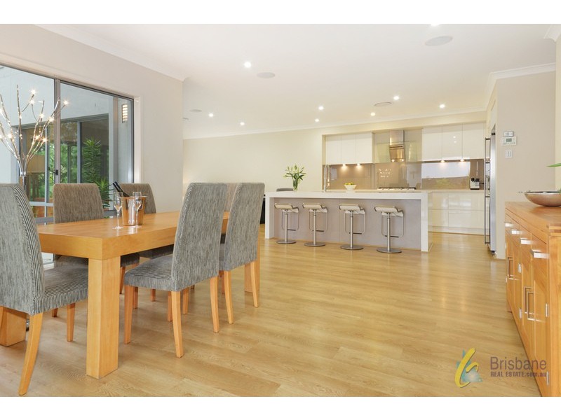 60 Serene Place, Fig Tree Pocket QLD 4069