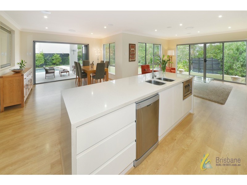 60 Serene Place, Fig Tree Pocket QLD 4069