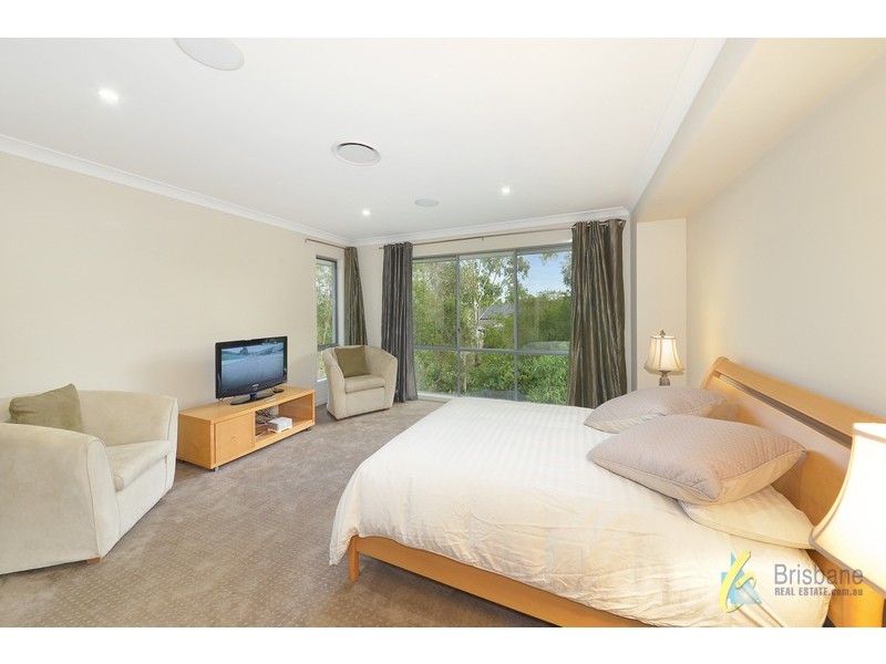 60 Serene Place, Fig Tree Pocket QLD 4069