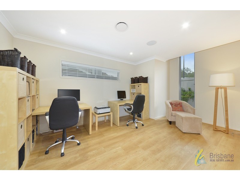 60 Serene Place, Fig Tree Pocket QLD 4069