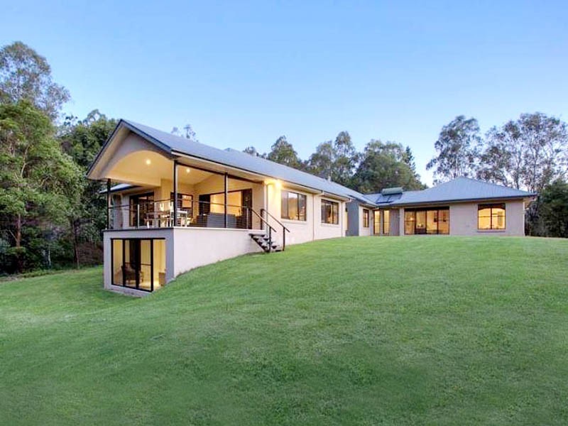 61 Airlie Road,, Pullenvale QLD 4069