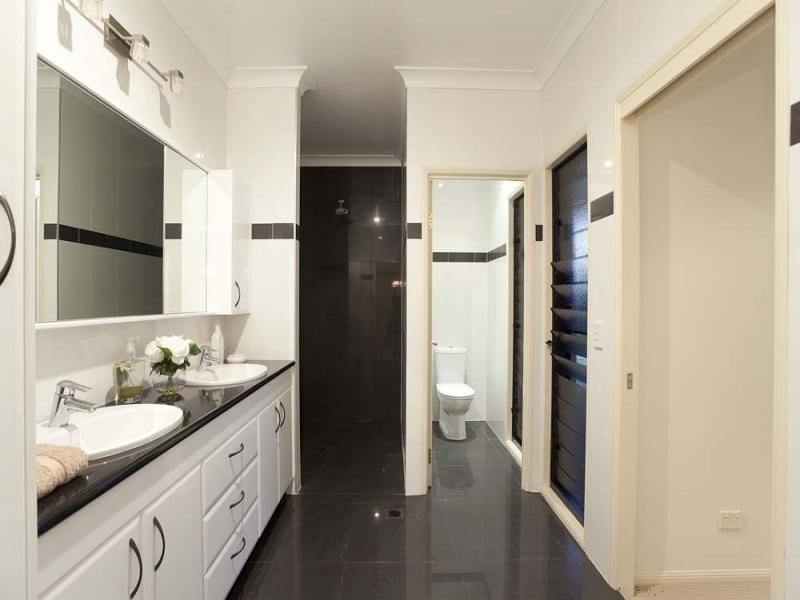 61 Airlie Road,, Pullenvale QLD 4069