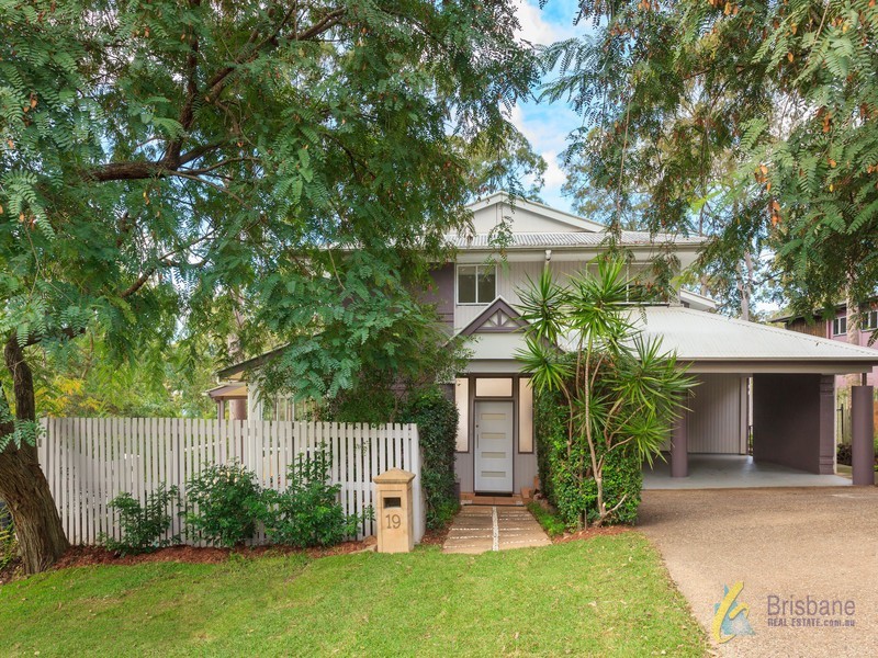 19 Nankin Street, Fig Tree Pocket QLD 4069