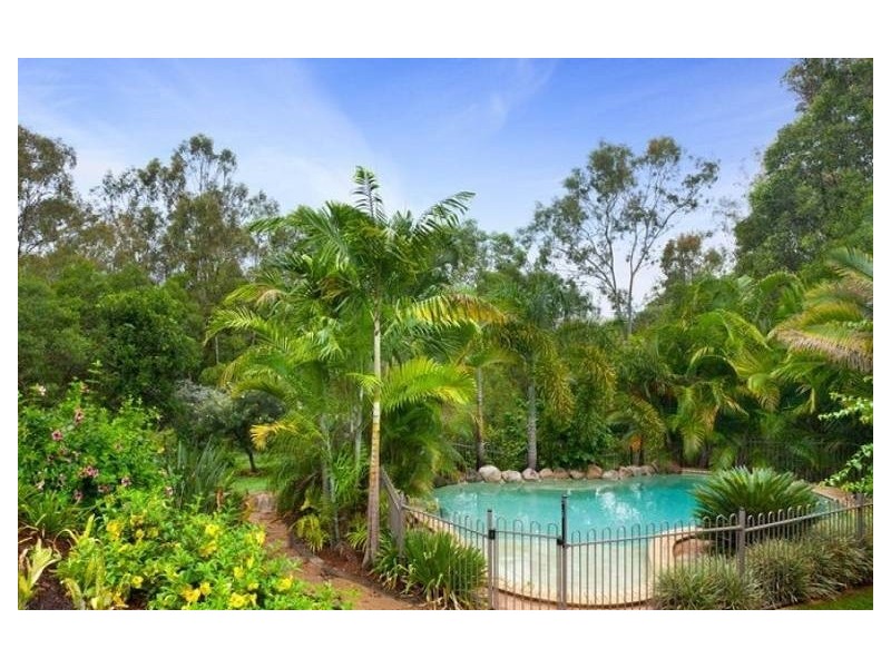 9 Parkwood Place, Anstead QLD 4070