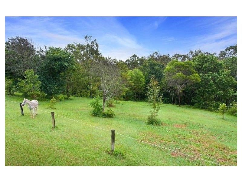 9 Parkwood Place, Anstead QLD 4070