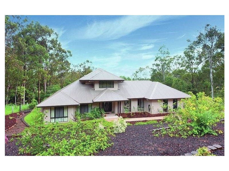 9 Parkwood Place, Anstead QLD 4070
