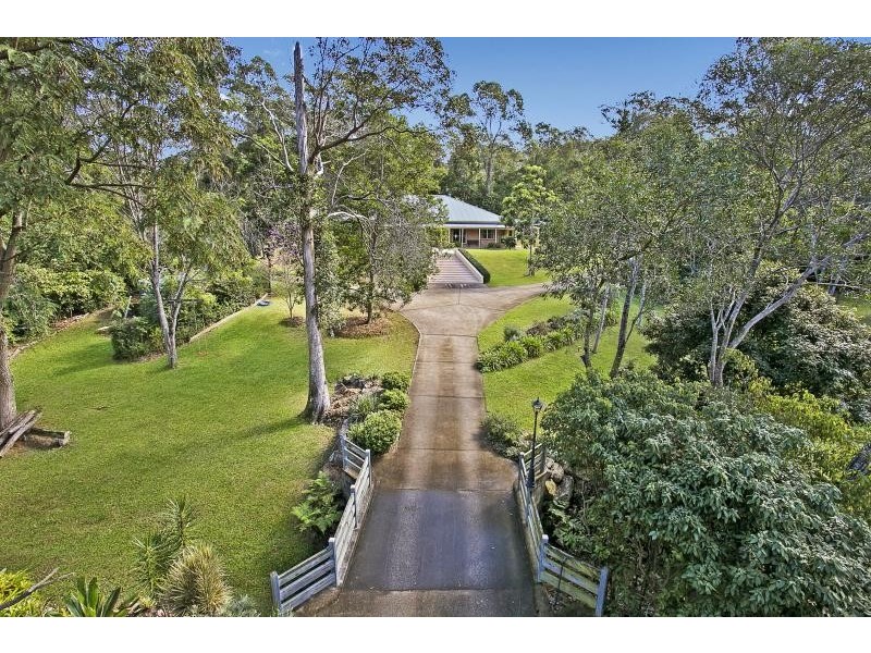 40 Peronne Place, Brookfield QLD 4069