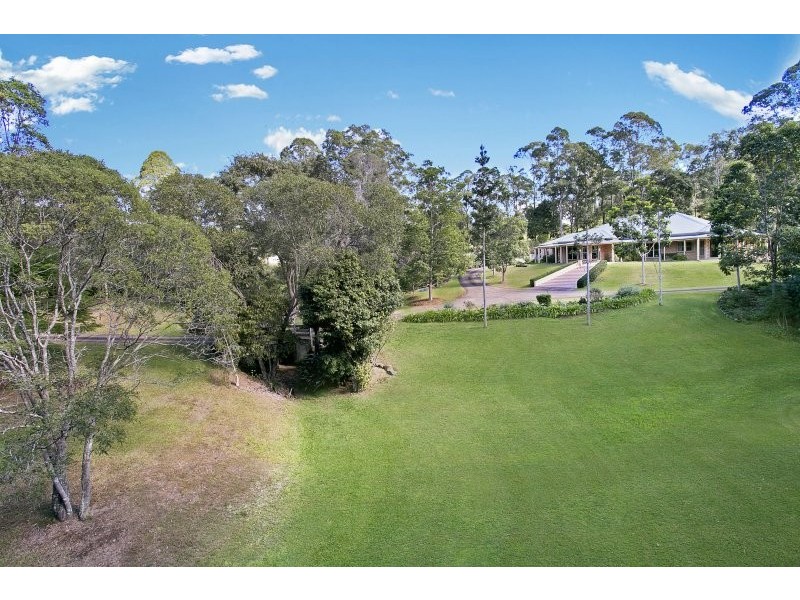 40 Peronne Place, Brookfield QLD 4069