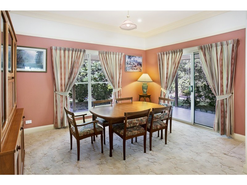 40 Peronne Place, Brookfield QLD 4069