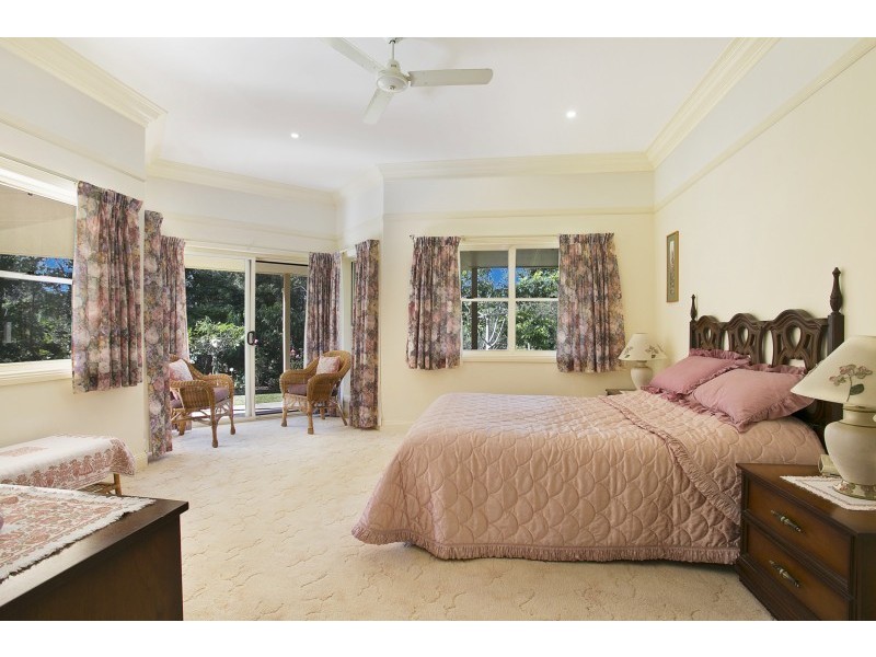 40 Peronne Place, Brookfield QLD 4069