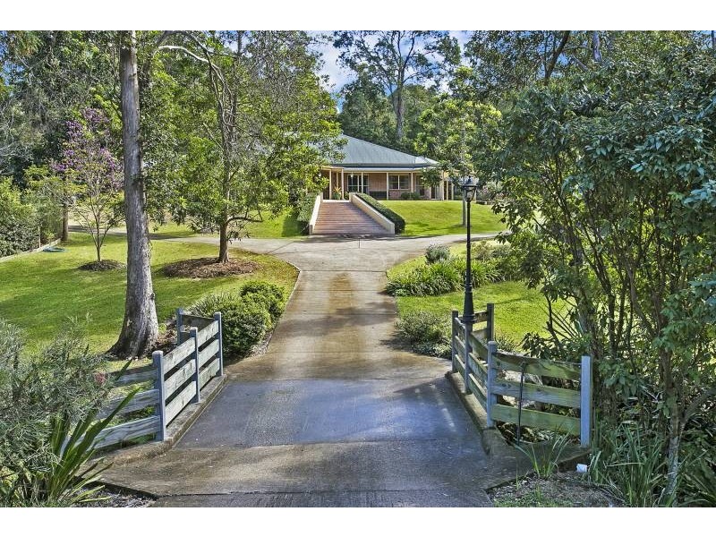 40 Peronne Place, Brookfield QLD 4069