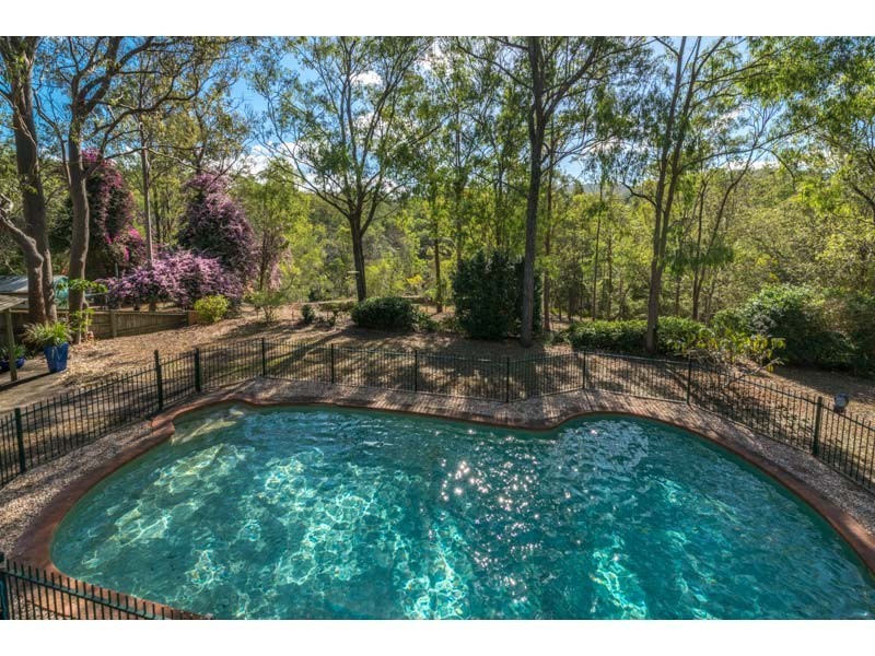 25 Moledina Cr, Mount Crosby QLD 4306