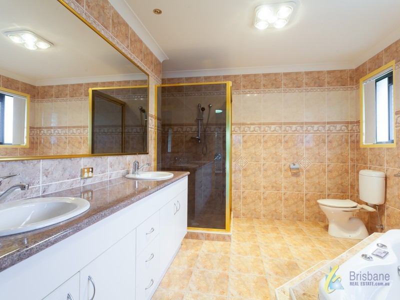 15 The Esplanade, Forest Lake QLD 4078