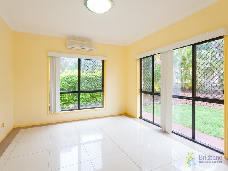 15 The Esplanade, Forest Lake QLD 4078