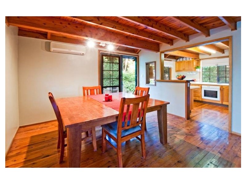 8 Jocelyn Court, Chapel Hill QLD 4069